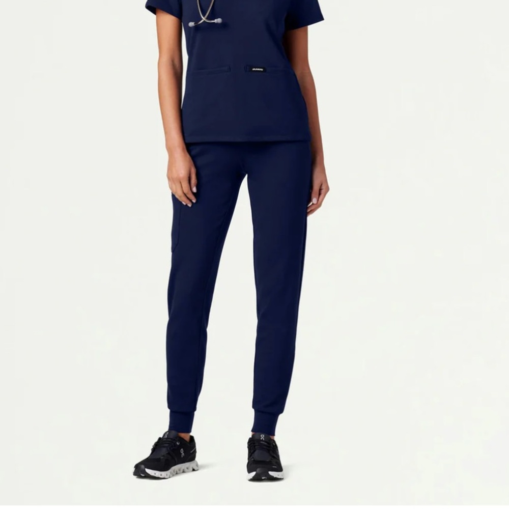 Jaanuu Rubi Slim UltraSOFT Scrub Jogger - Picture 4 of 12